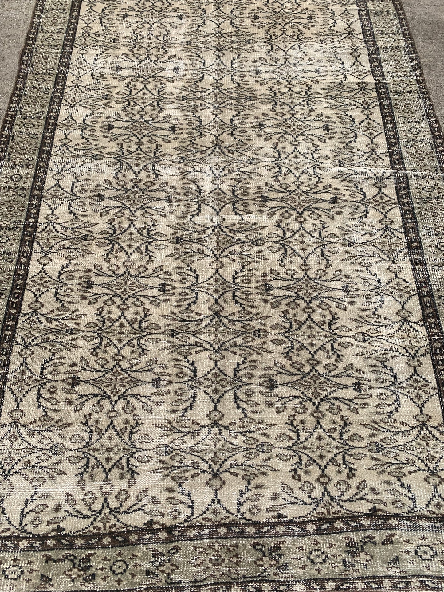 Turkish Area Rug 8’7 x 5’4