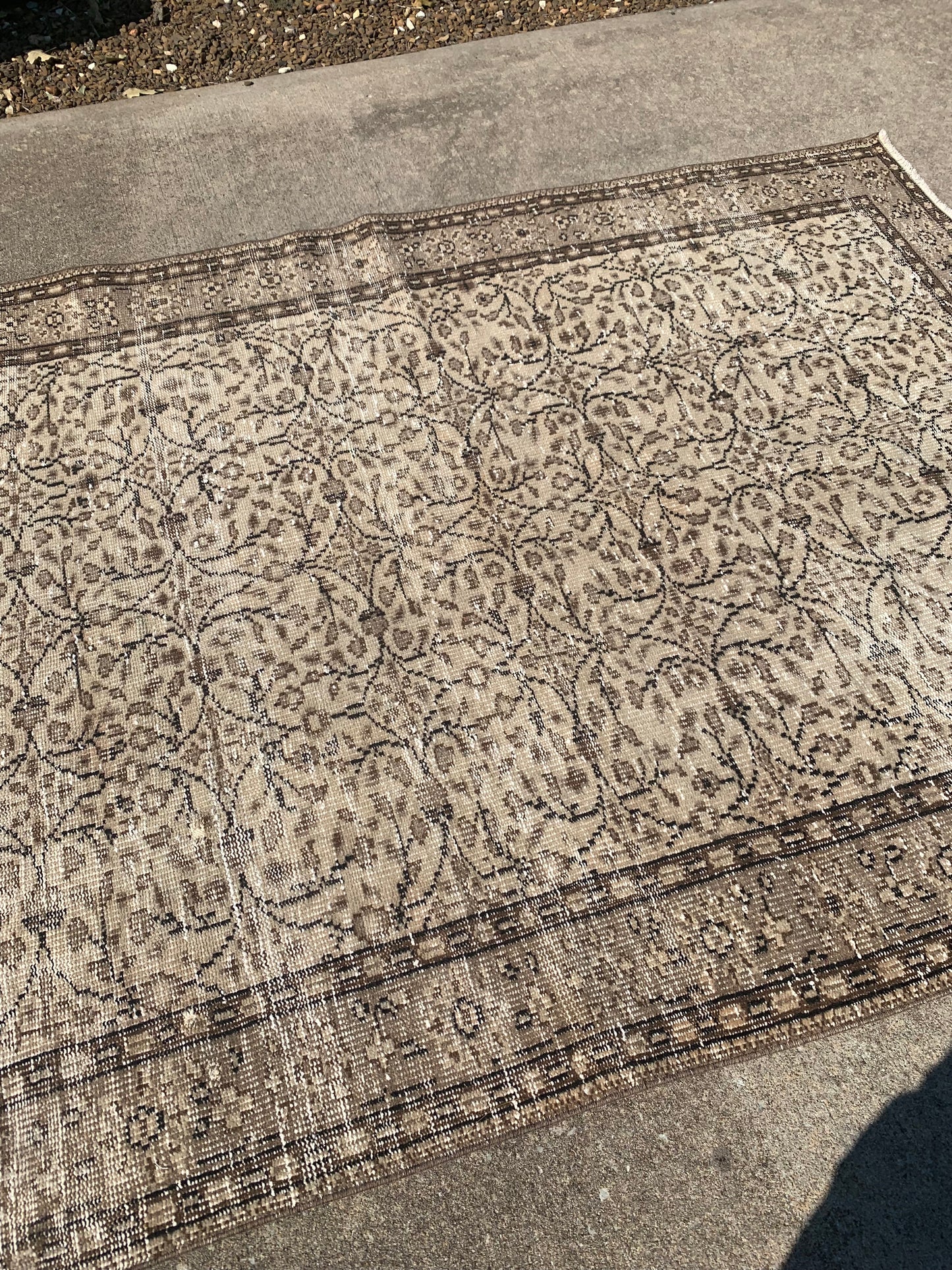 Neutral Area Rug 8’11 x 5’4 (Chocolate Tones)